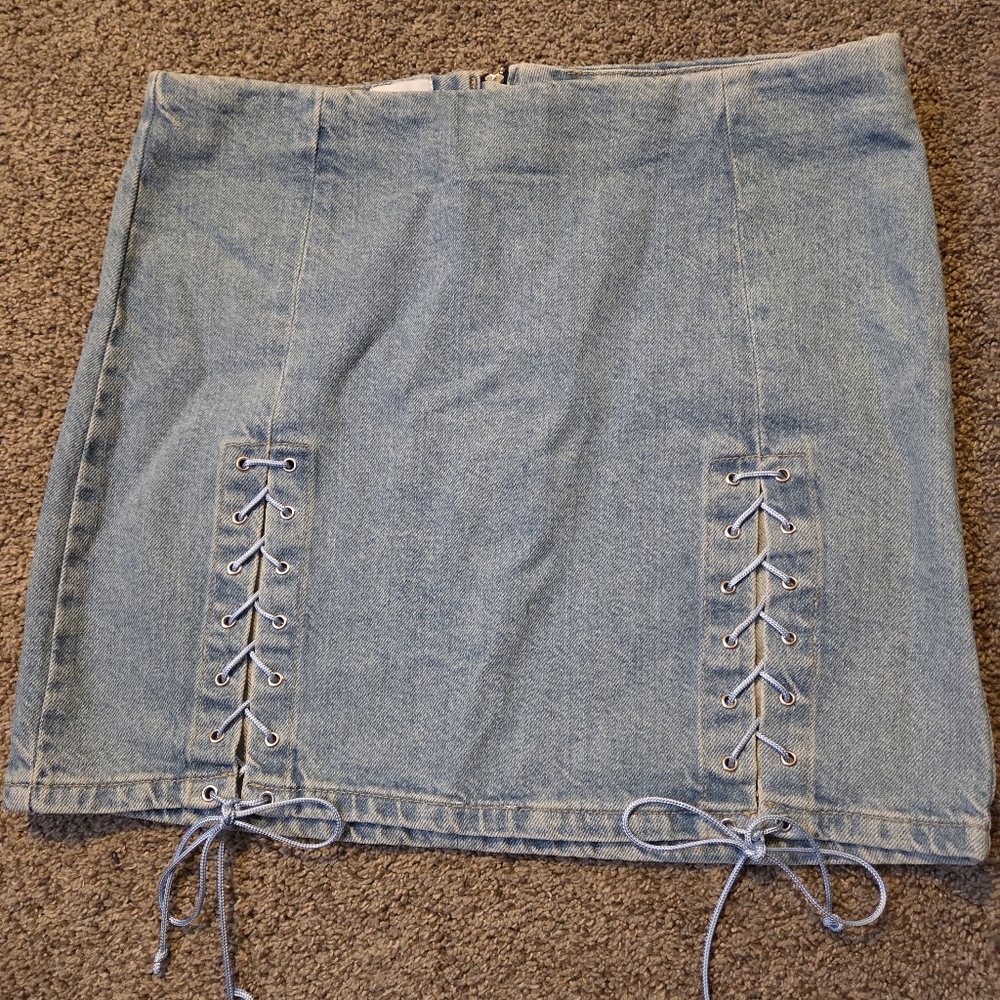 BDG Urban Outfitters Light Blue Denim Skirt with Lace-Up Detail Size Small
